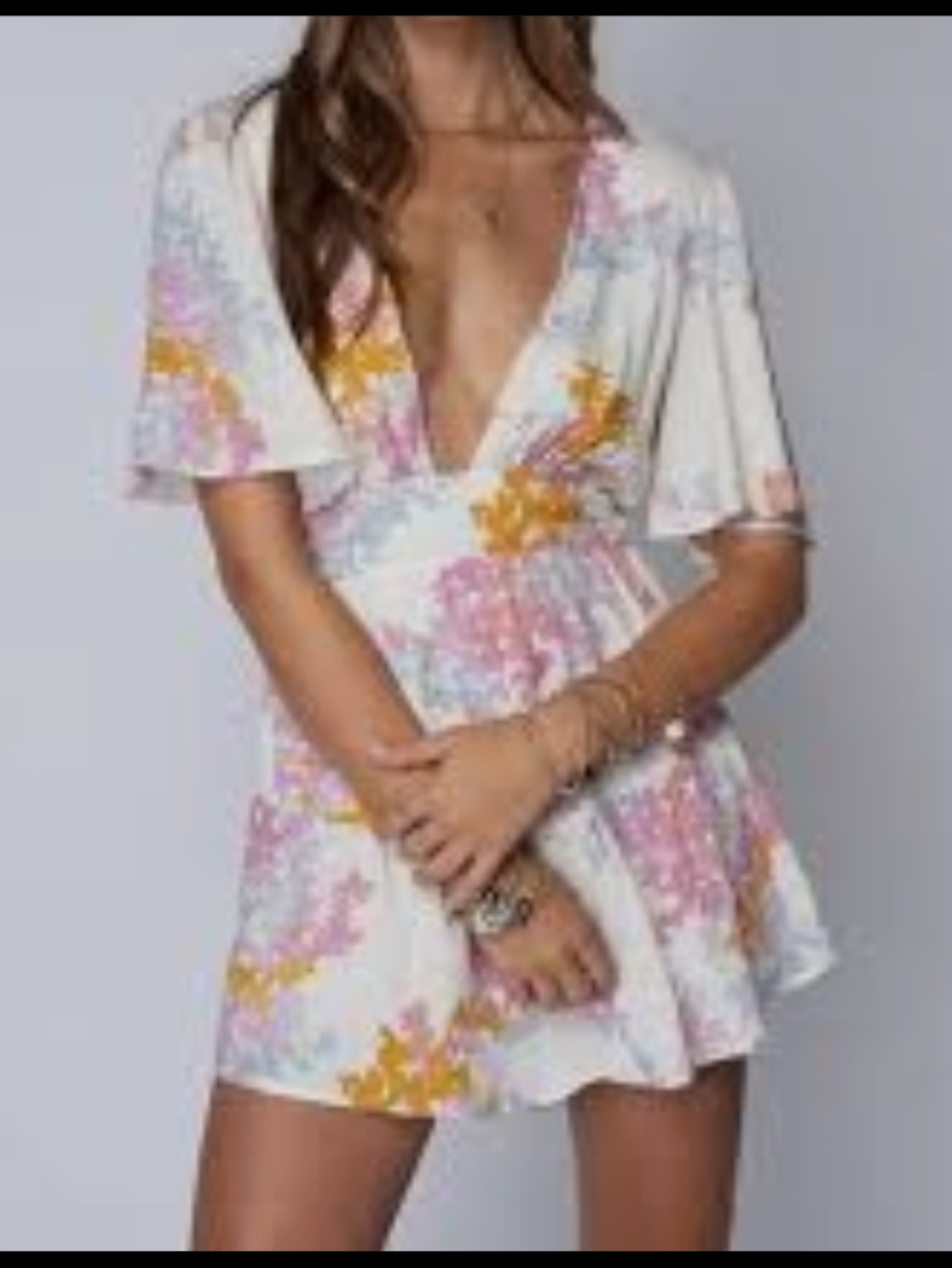 Stillwater Cream Floral Water Color Deep V-Neck Mini Dress  Large